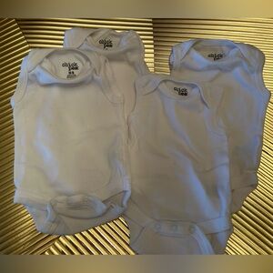 ChickPea White Baby MuscleTee Onesies Bodysuit, 4 new w/o tags. All size 0-3 mo